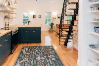 Beautiful 3-Bed 2.5 bath in downtown Freeport