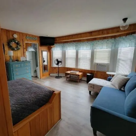 Studio Apartment steps away from beach