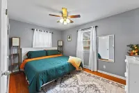 2 King Bedroom-Office Space-Garage-Pets Allowed-Millcreek Park Hotel di Youngstown