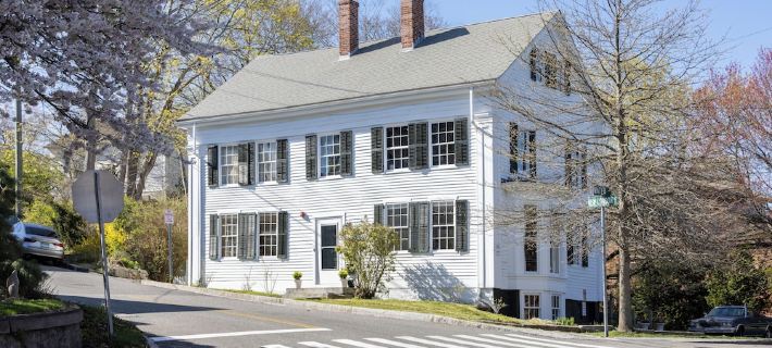 Delightful Downtown Mystic Studio! Hotels in Mystic