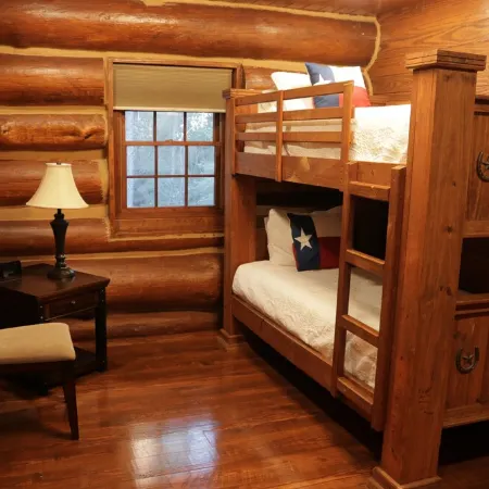 Log Cabin With Trails/Pool/Game Room/Acreage/ Near Houston