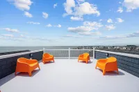 Beautiful Bayfront w/ Heated Pool & Dock.  6 Bedrooms, all w/ Ensuite Bathrooms.