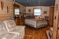 Rustic Cabin - Jetted Tubs - Wi-Fi - Wonderful Views - Grill - Firepit - Porch