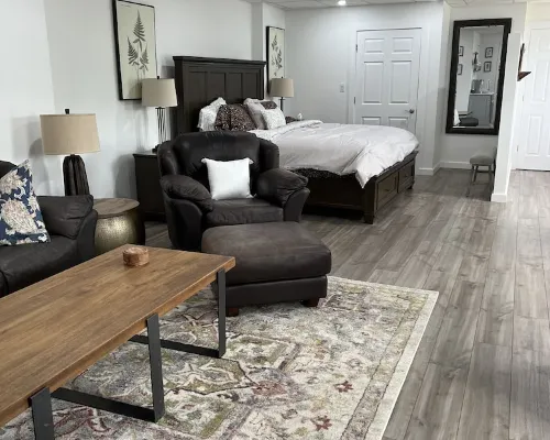 Step into Downtown, 5 Minutes Drive to Luray Caverns, 15 to Thorton Gap Entrance Hotels in Page County