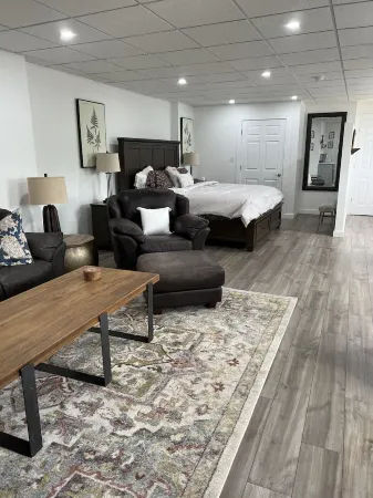 Unique downtown stay in historical building just minutes to Luray Caverns