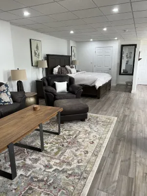 Unique downtown stay in historical building just minutes to Luray Caverns