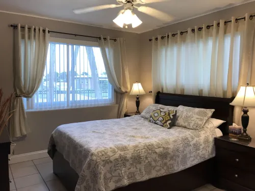 Cozy Low Rate-WalktoBeach Townhouse-Unit#1 Quoted-1Bd/1ba/LR/ Full Kitchen-Wifi 데이터나 비치 쇼어스 호텔