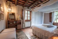 charming apartment with pool just 4 km from the center of Arezzo and 6 km from t