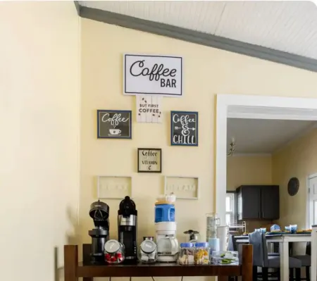 20 MINUTES AWAY FROMTHE BEACH