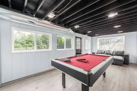 ★Easton Waterfront: Boat, Fish, Theatre, Barcade★