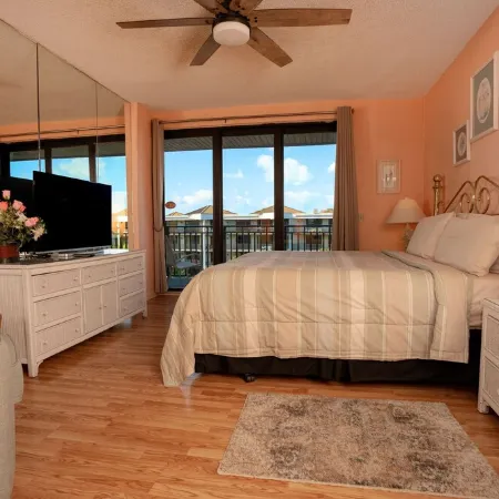 Beach Penthouse: Ocean Views from every room  Tropical Excellence