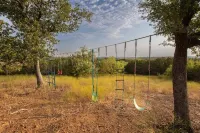 Peaceful Tiny Home on Hilltop with Gorgeous Sunsets & Scenic Views