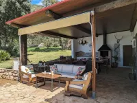 Rural house with spacious exterior and views of the mountains of Malaga. full rent