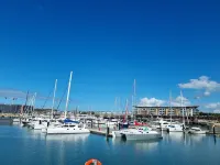 Less than 5min drive to the beach,  fishing, snorkelling, restaurants, shop etc