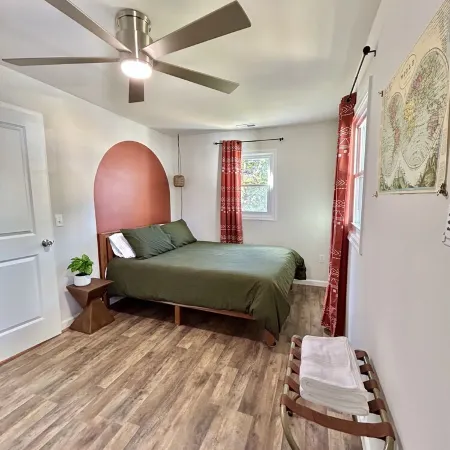 Cottage by the Caverns *FIRE PIT MOUNTAIN VIEWS*