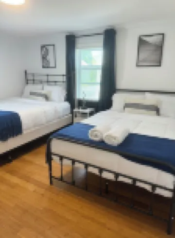 Charming Townhouse 12 minutes to Boston Hotels near Mount Auburn Cemetery