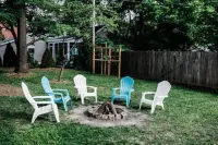 Historic*Unique*Downtown*Quiet*Bright*Cheerful*Getaway