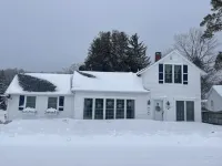 Scandi-inspired Loft - Historic - Waterfront - Pet Friendly - Open year around Hotels in Ephraim