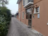 Apartment in courtyard 15' from Lake Garda Mozzecane附近的飯店