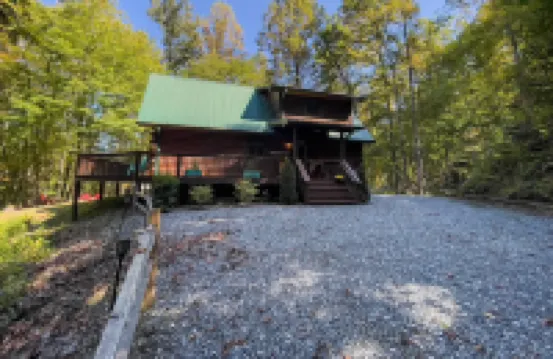 Spectacular year-round views of Smokey Mountain National Park from a D-Log Cabin