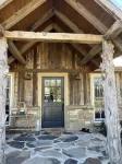 Upscale cottage on a farm in the middle of the city. Six miles to DFW airport.