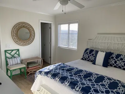 Beautiful Southwinds condo, oceanfront community with two pools and beach access