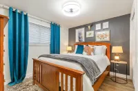 Backyard BBQ Retreat: Central 3bd - Prime Location