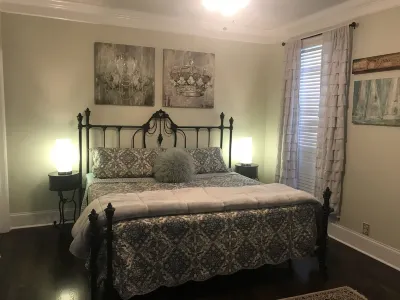 Home Away from Home King Suite Hotels near Jared