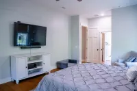 NEW LISTING ★ WATERFRONT ★ FIREPIT