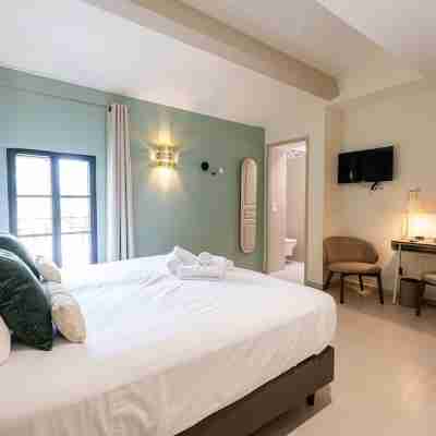 Château la Beaumetane Rooms