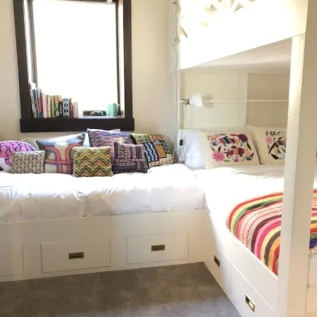 Luxury 4 BR House-sleeps 11+ with 3 king beds