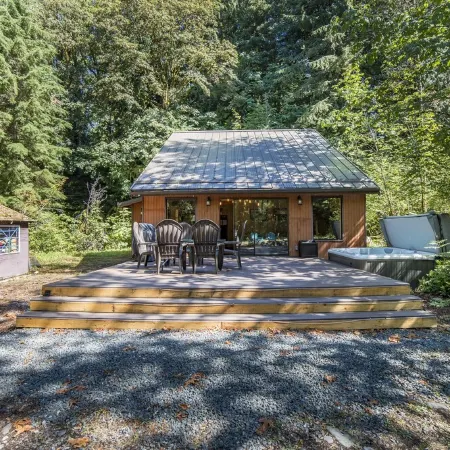 Unplug at this Mt. Baker Cabin in the Hot Tub, enjoy massage chair & rain shower