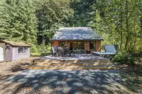 Unplug at this Mt. Baker Cabin in the Hot Tub, enjoy massage chair & rain shower