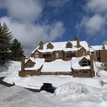 "The Eagles View",   Steps from Chair 15, spacious 3 BR, plus loft, 2 BA condo