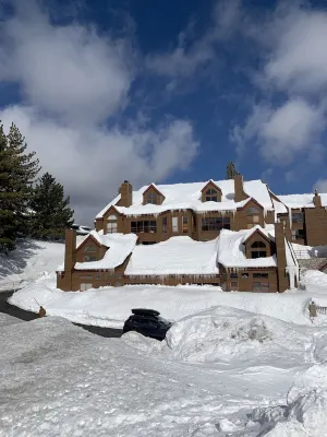 "The Eagles View",   Steps from Chair 15, spacious 3 BR, plus loft, 2 BA condo