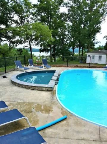 Cabin 5 at Kentucky Lake's  Lynnhurst Family Resort