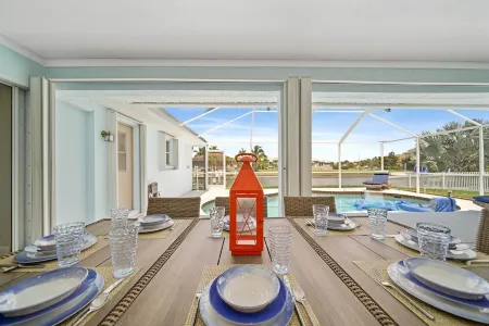 Beautiful Punta Gorda Isles Canal Front Home Отели в г. Пунта-Горда