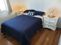 Indoor/outdoor pet-friendly beach house next to world-class beach and river. - balcony