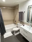 Modern, Spacious 1 Bedroom Loft in DTLA - FREE Parking