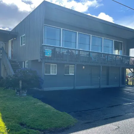 Charming Private Home - Walk to DT and the Beach!