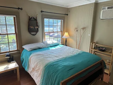 River Front Studio Apartment