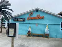 Sea Esta - Coastal Cottage! Close to the Water! Hotels near Salt Cedar Avenue Beach Access Point #36