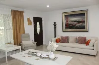 Southern Elegance Gateway - 3 Bedroom Vacation Home in Wonderful McDonough, Ga