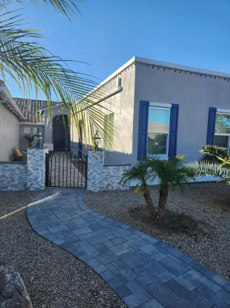 Modern Apartment Located in the Beautiful Groves Area Отели рядом с достопримечательностью «Commemorative Air Force Museum»