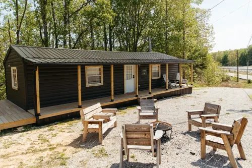 Cozy Dumplin' RRG - Warm & Modern Stay in RRG/Auxier