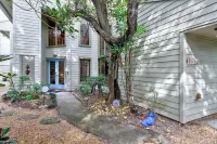 Art on the Beach Paradise 200ft from Beach! Hotels in Wabasso Beach