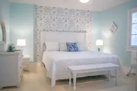 Let Coastal Comfort be yours! Near beach and village; onsite pool, free bikes! Hotels near Seaside Golf Course