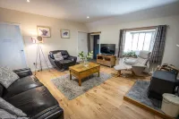 Secluded cottage w/hot tub & close to cliff walks Hotels in Arbroath