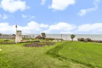 Sea Breeze-Cliff Terrace -Hunstanton. 3 Bedroom Apartment -Sea View