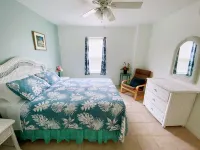Walking Distance To The Beach/Free Bikes